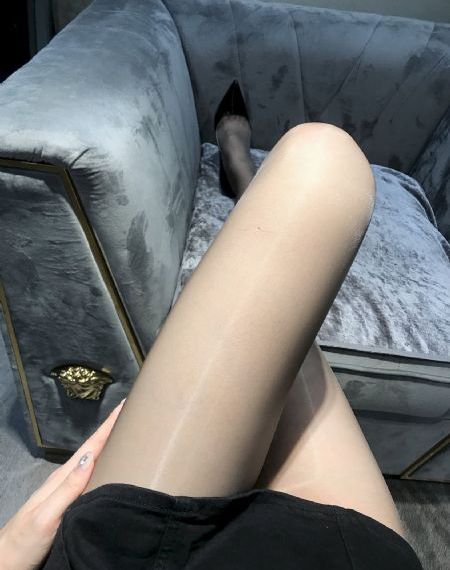 狐狸眼女生是不是很骚_HD高清在线观看